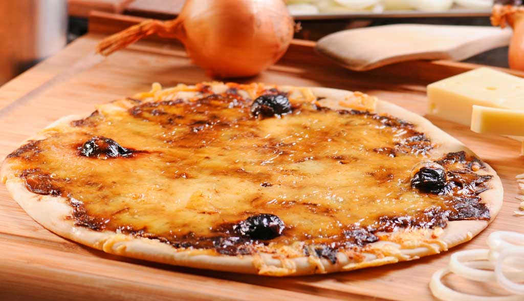 Pizza façon pissaladière La Borie Bio horizontale